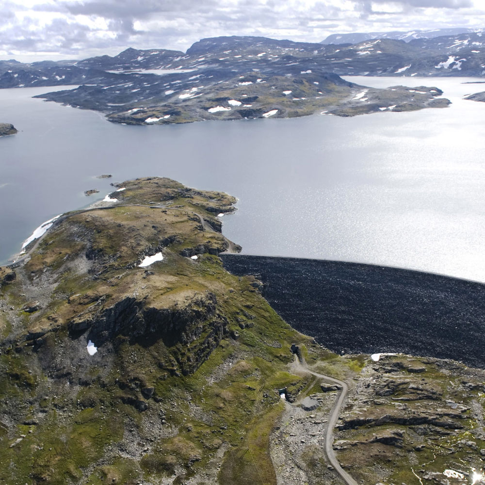 Nyhellermagasinet. Dronefoto.