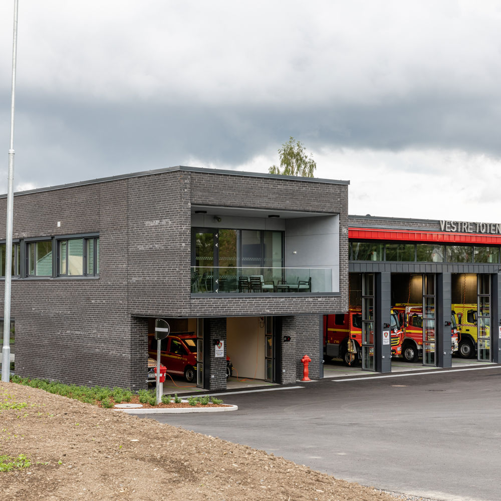 Vestre Toten Brannstasjon -bilde av fasade